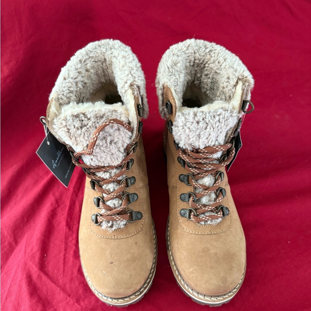 Cozy Tan Winter Boots with Faux Fur Lining